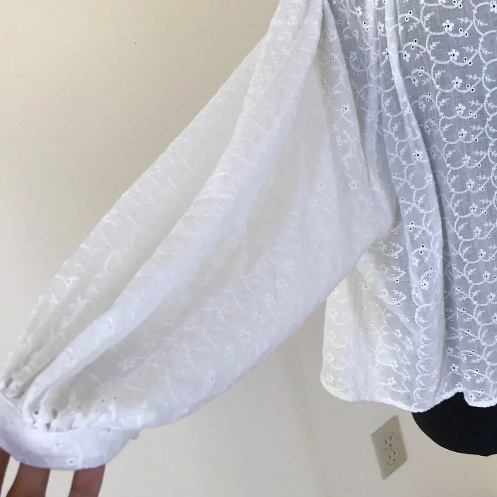 NWT! FREE PEOPLE Size XS white eyelet oversized top